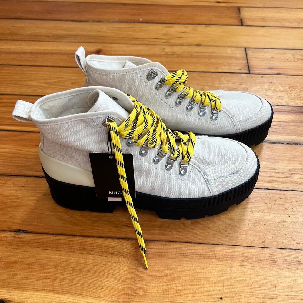 Mango beige platform hiking style boots US8.5